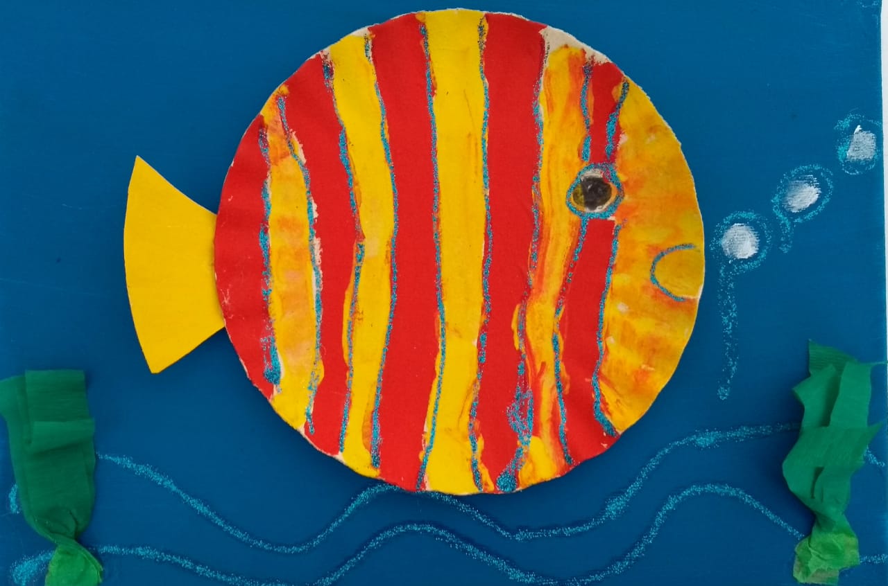Raí Nunes De Paulo Oliveira - Com pincel, tinta e prato de papelão surgiu esse peixinho. 
